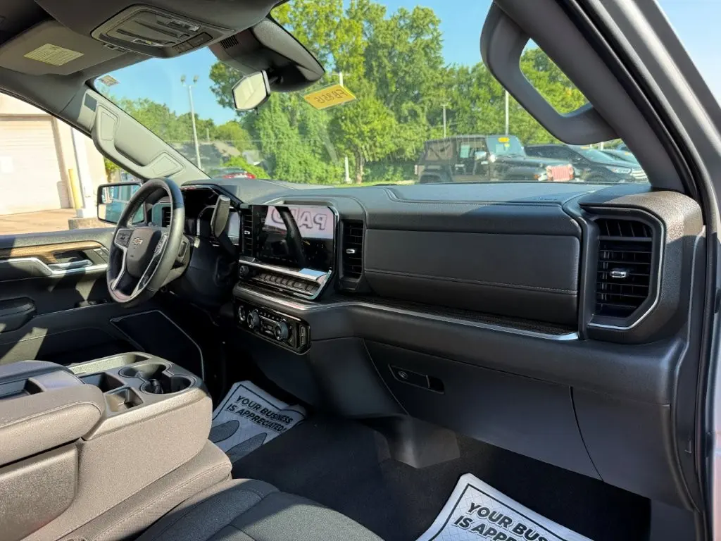 2023 Chevrolet Silverado - $35,369