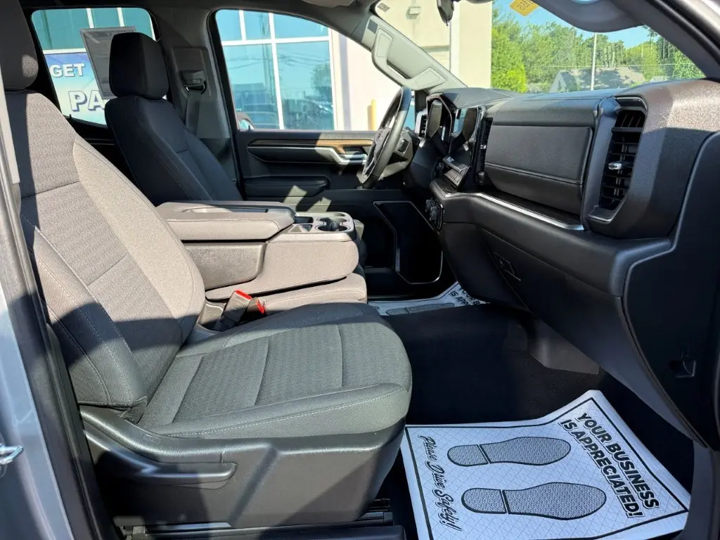2023 Chevrolet Silverado - $35,369