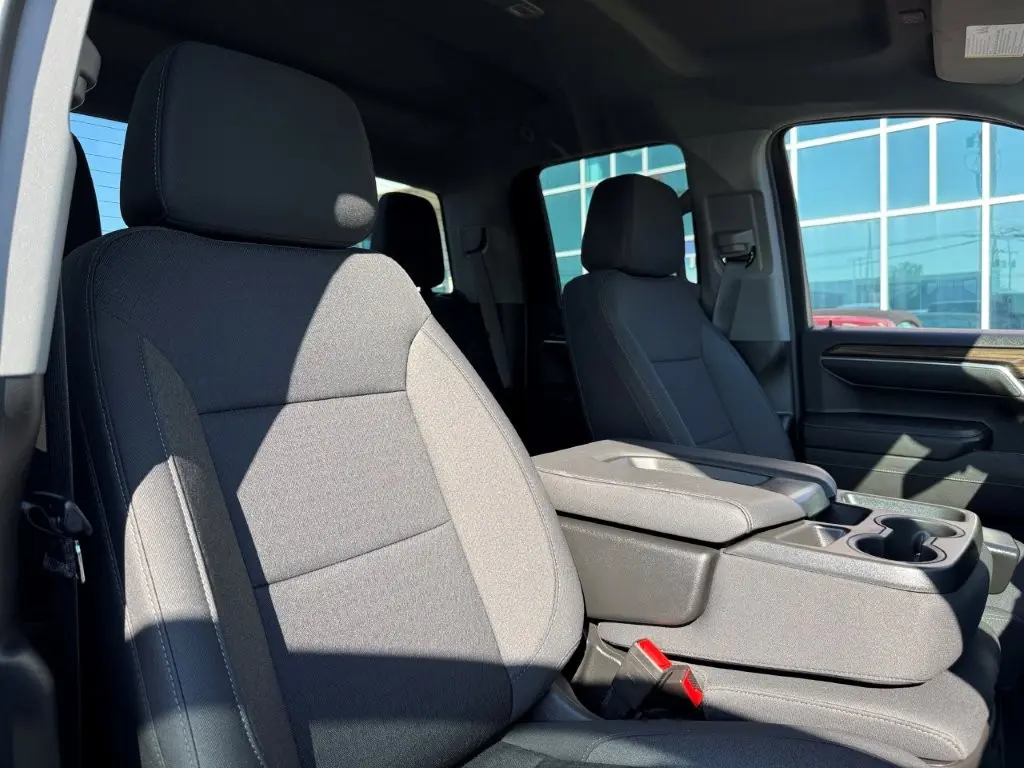 2023 Chevrolet Silverado - $35,369
