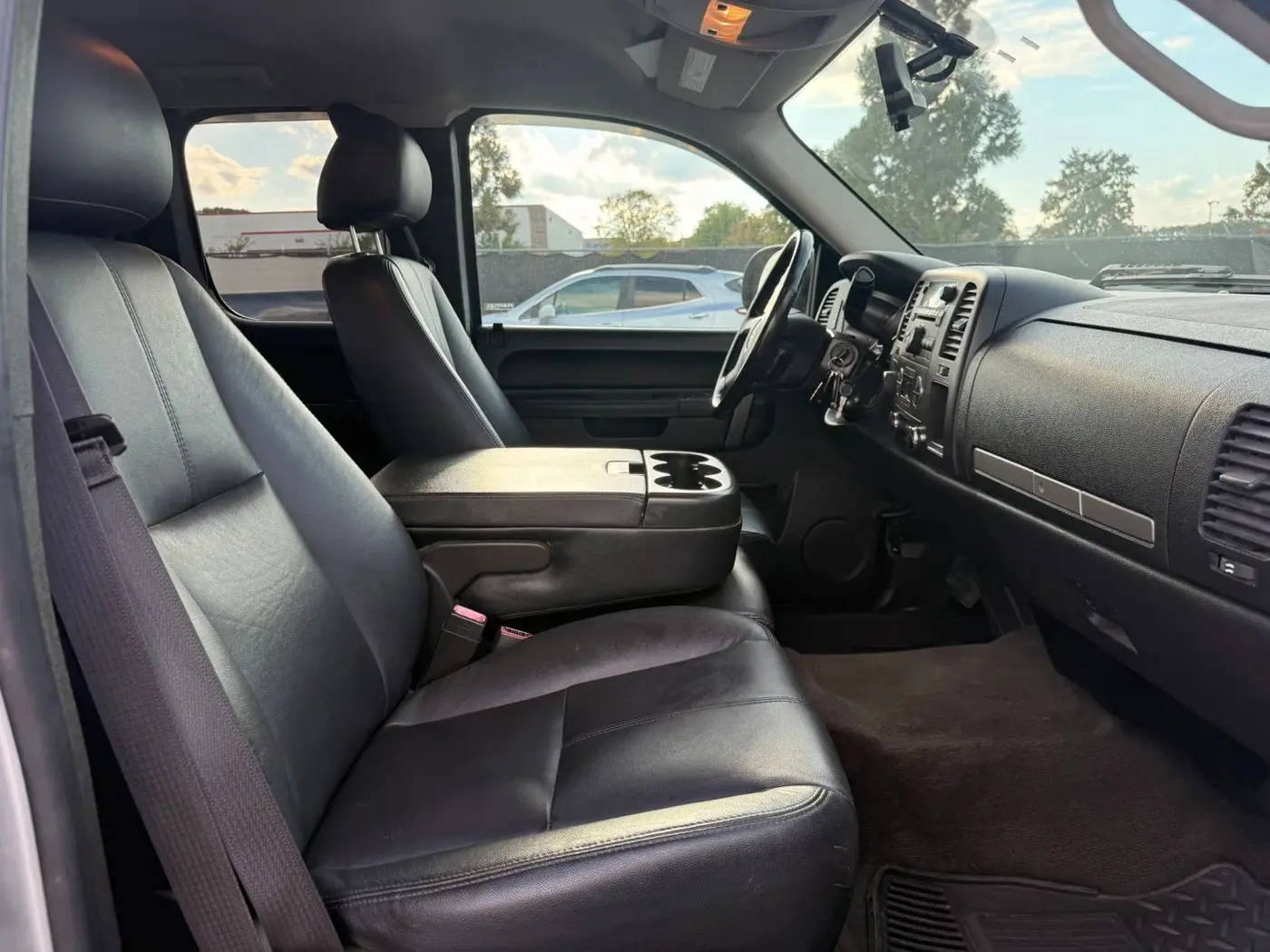 2013 Chevrolet Silverado - $15,950