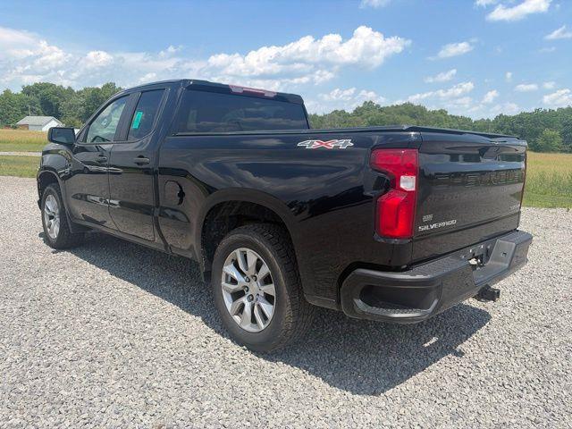 2021 Chevrolet Silverado - $21,915
