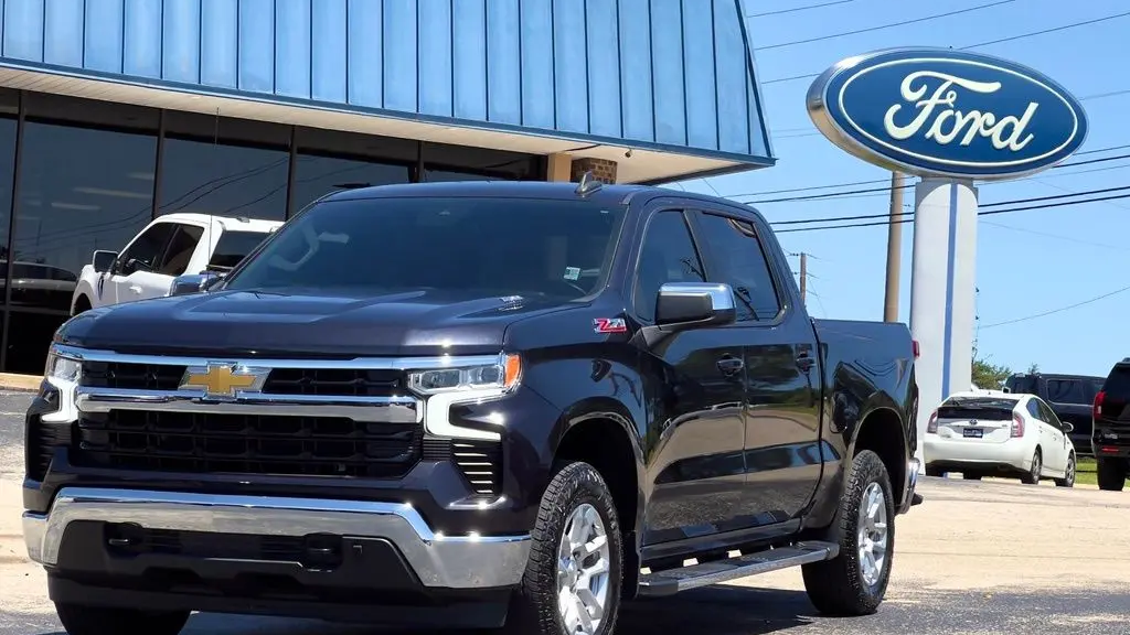 Preowned 2023 Chevrolet Silverado 1500 LT for Sale