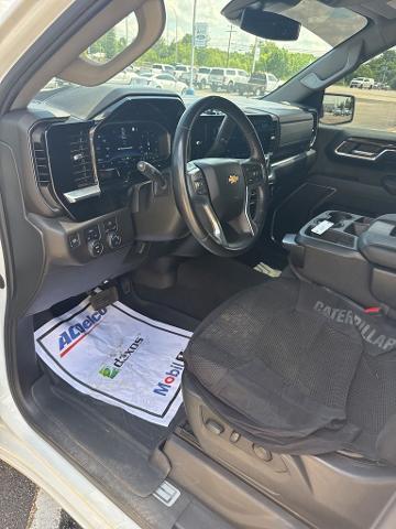 2023 Chevrolet Silverado - $33,204