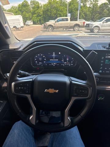 2023 Chevrolet Silverado - $33,204