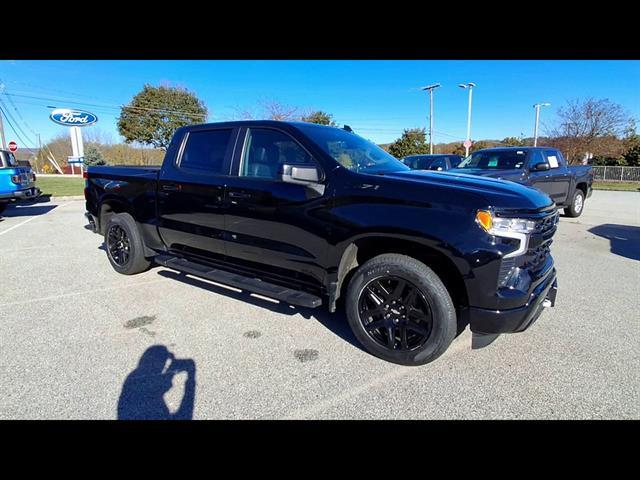 2024 Chevrolet Silverado - $42,995