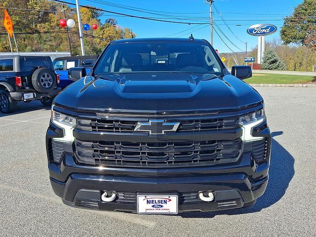 2024 Chevrolet Silverado - $42,995