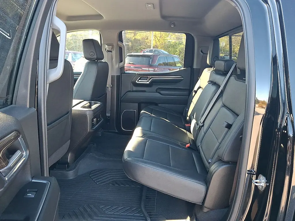 2024 Chevrolet Silverado - $42,995