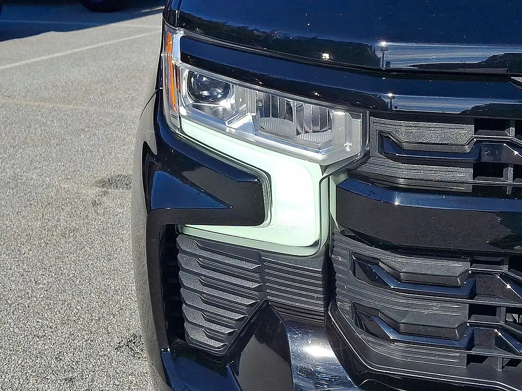 2024 Chevrolet Silverado - $42,995