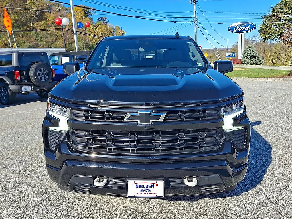 2024 Chevrolet Silverado - $42,995