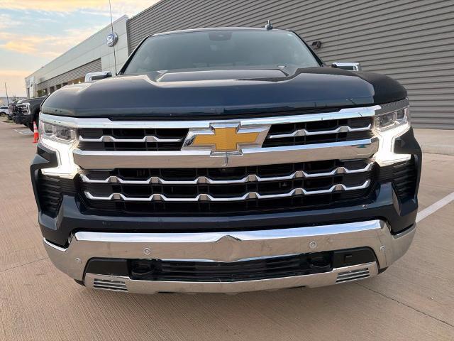 2023 Chevrolet Silverado - $43,404