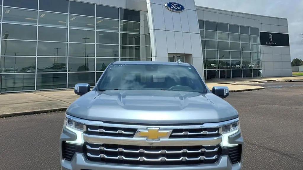 2023 Chevrolet Silverado 1500 LTZ