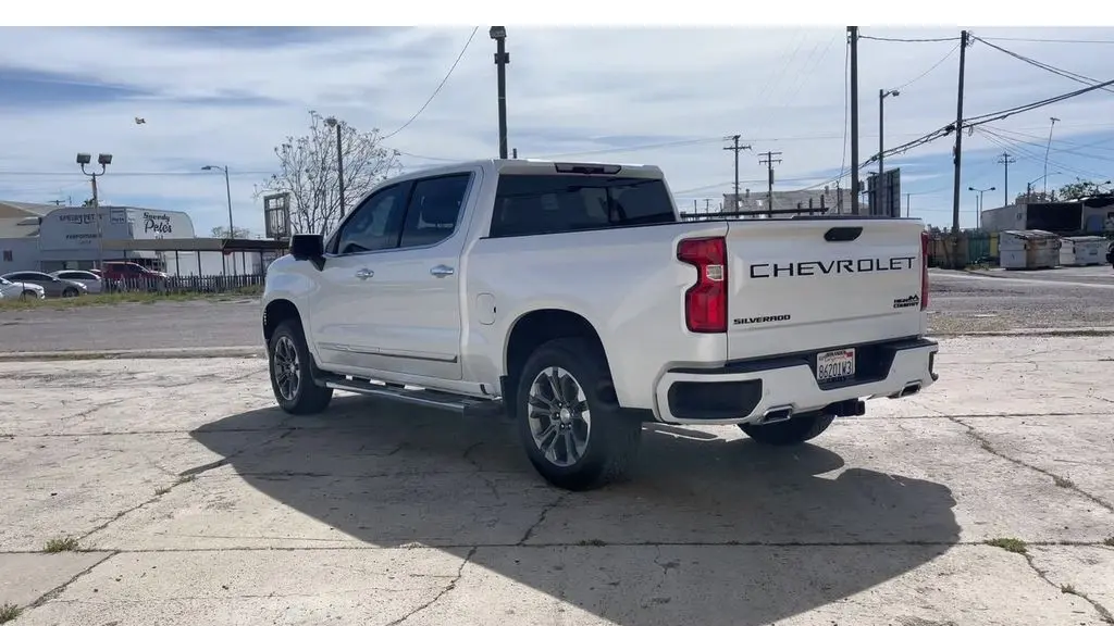 2023 Chevrolet Silverado 1500 High Country
