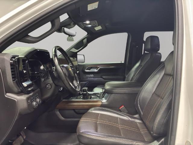 2024 Chevrolet Silverado - $42,399