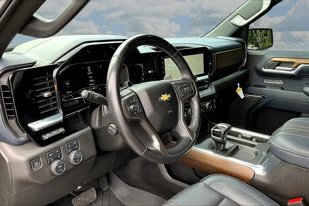 2023 Chevrolet Silverado - $50,998
