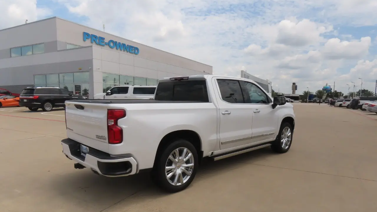 2023 Chevrolet Silverado 1500 High Country