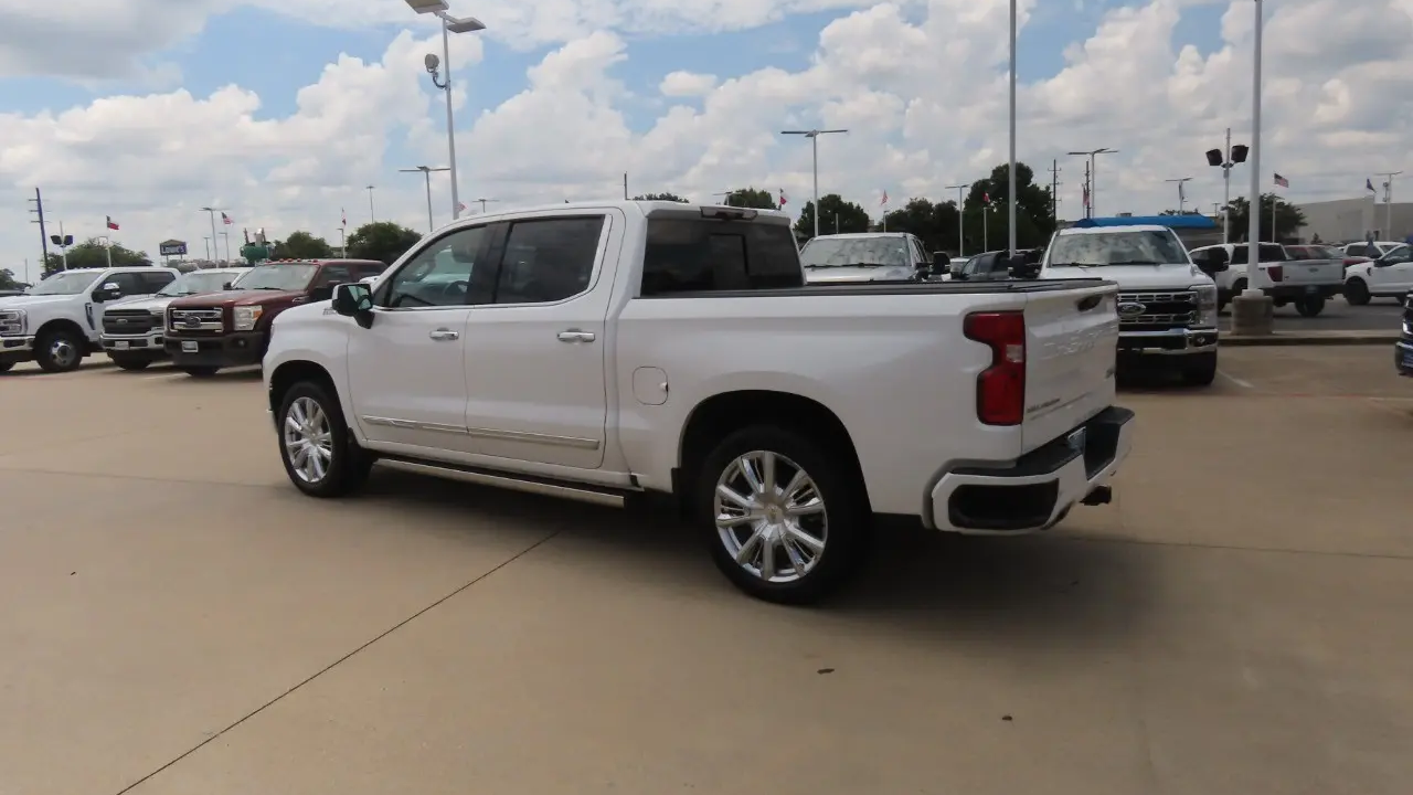 2023 Chevrolet Silverado 1500 High Country