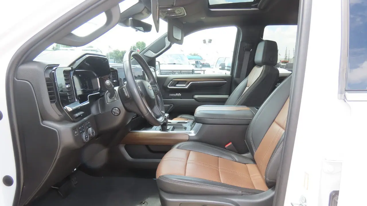 2023 Chevrolet Silverado 1500 High Country