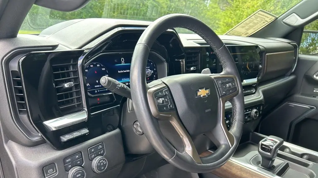 2023 Chevrolet Silverado 1500 High Country