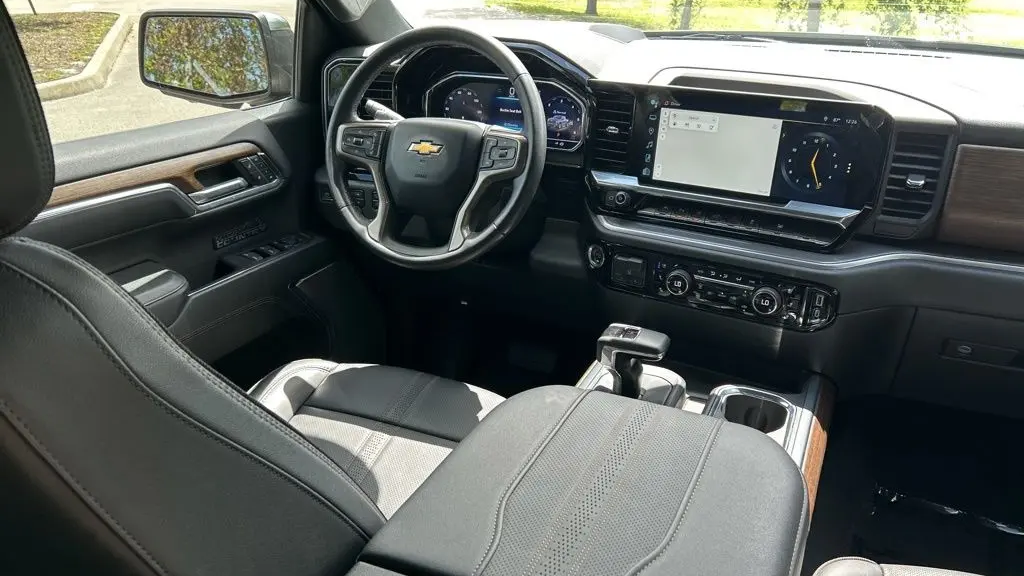 2023 Chevrolet Silverado 1500 High Country