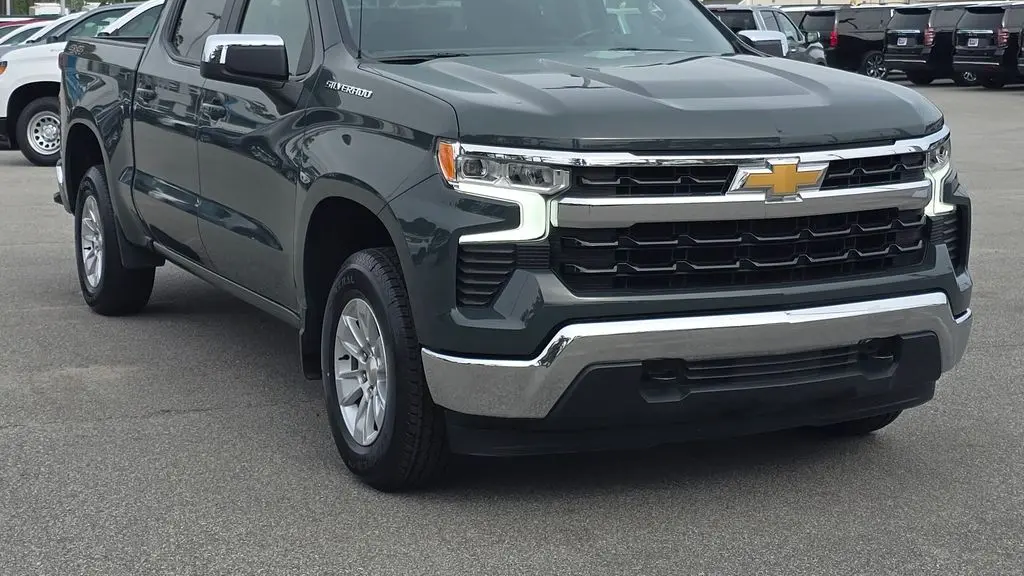 2025 Chevrolet Silverado 1500 LT