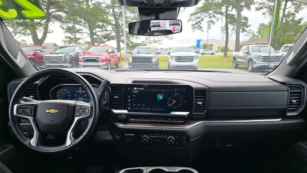 2025 Chevrolet Silverado 1500 LT
