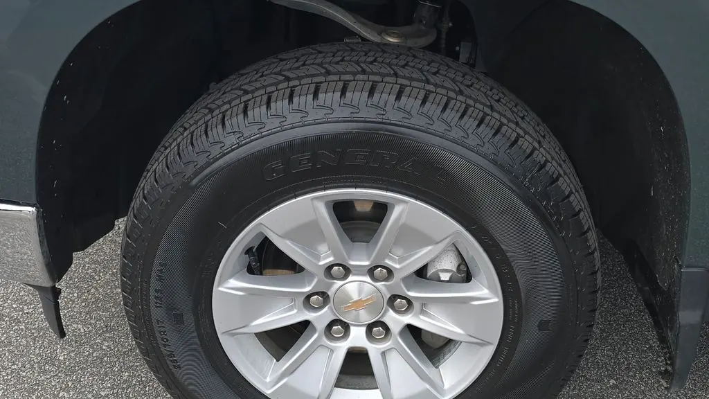 2025 Chevrolet Silverado 1500 LT