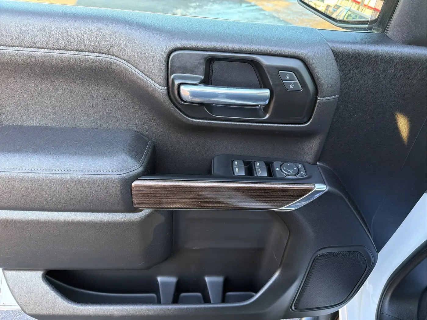 2021 Chevrolet Silverado - $32,199