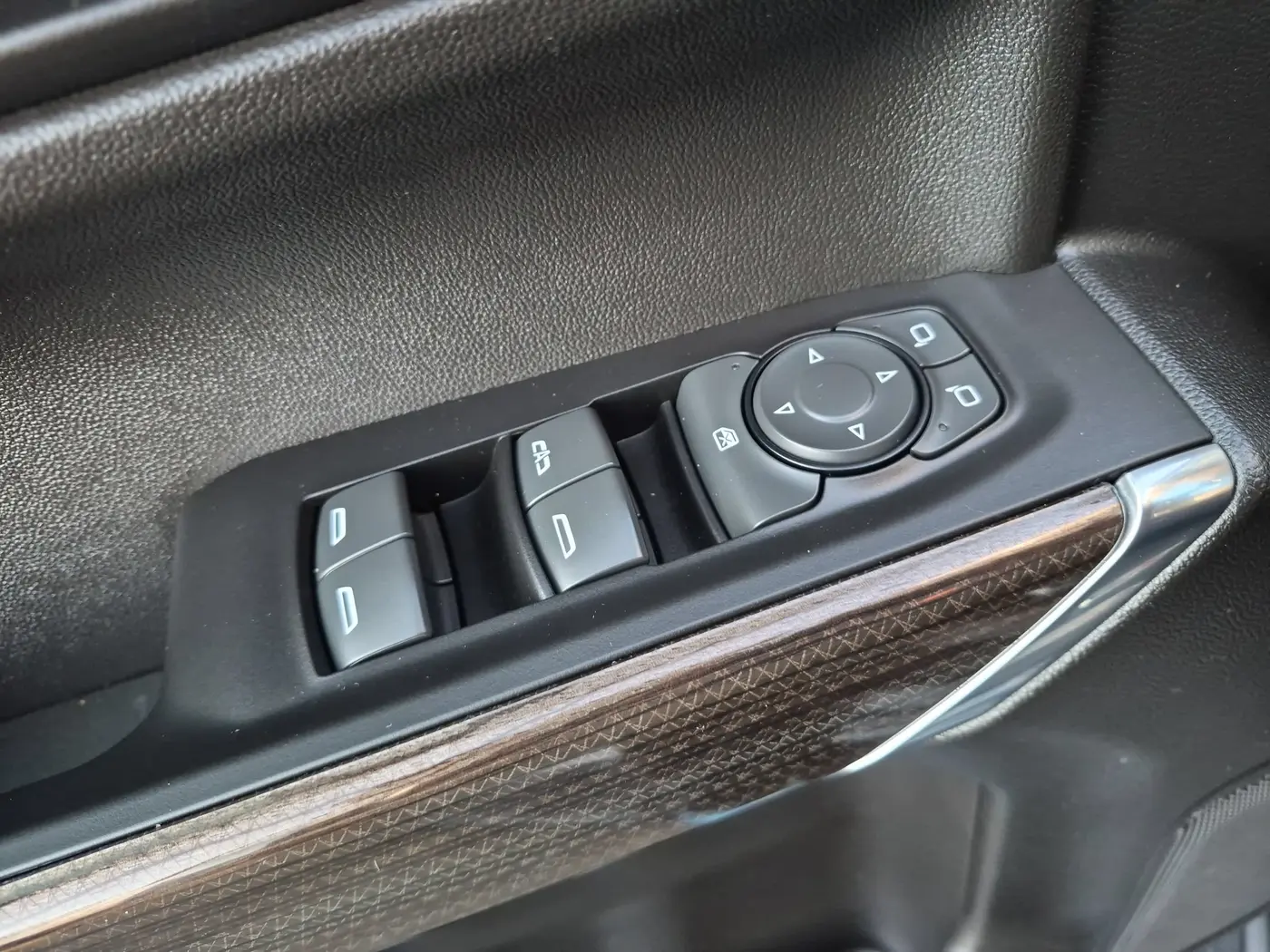 2022 Chevrolet Silverado Ltd - $36,995