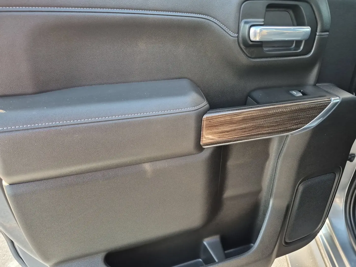 2022 Chevrolet Silverado Ltd - $36,995