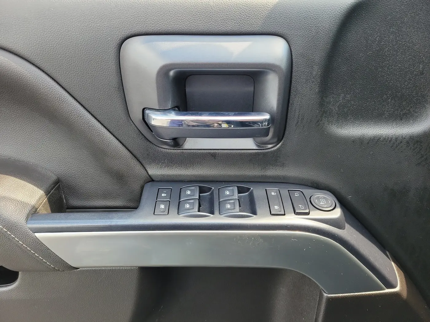 2018 Chevrolet Silverado - $24,496