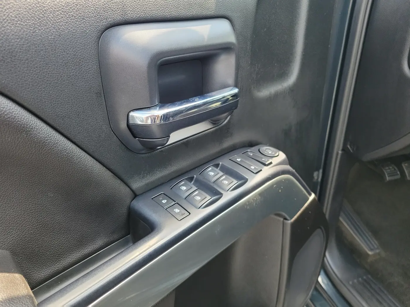 2018 Chevrolet Silverado - $24,496