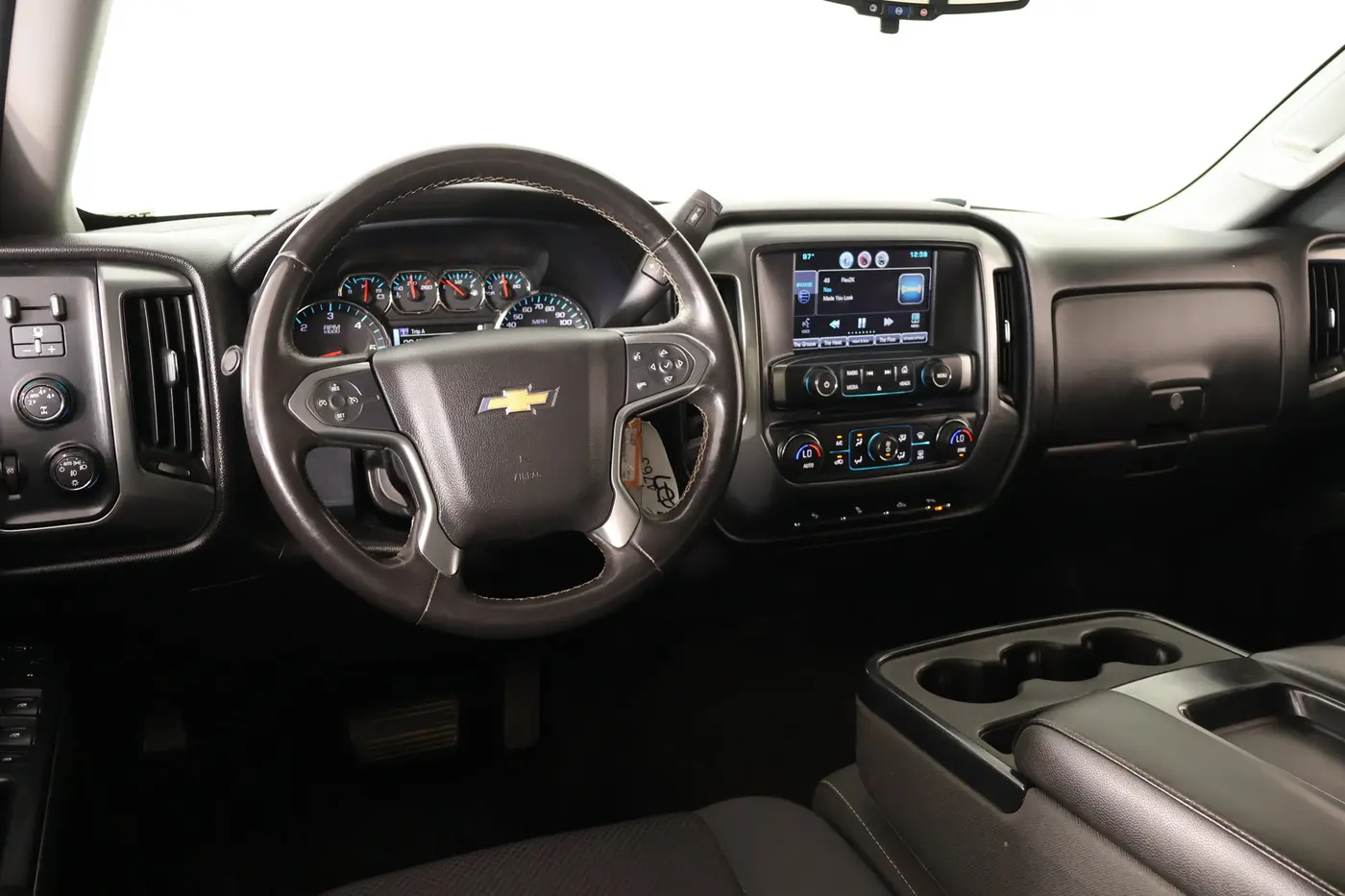 2015 Chevrolet Silverado 1500 LT — photo 1 of 12