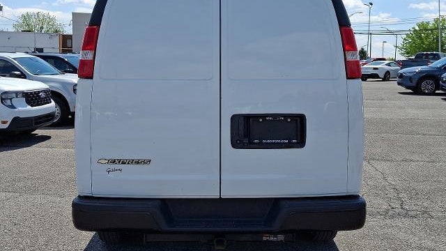 2022 Chevrolet Express 2500