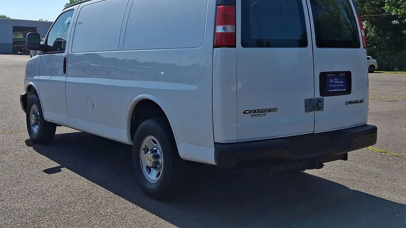 2022 Chevrolet Express 2500