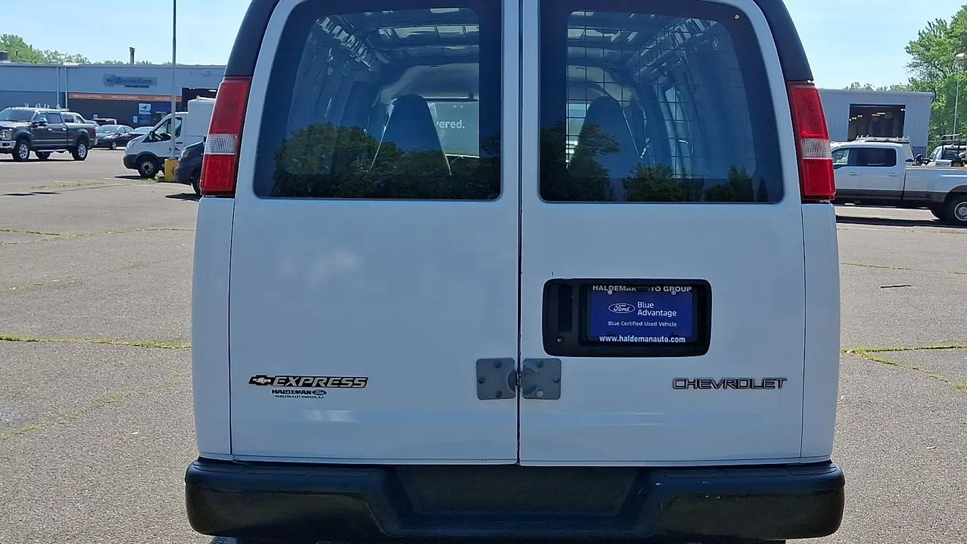 2022 Chevrolet Express 2500