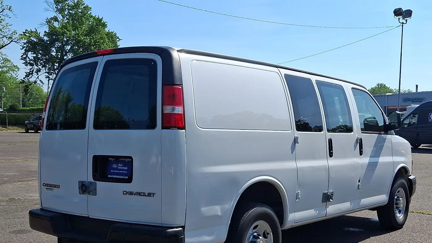 2022 Chevrolet Express 2500