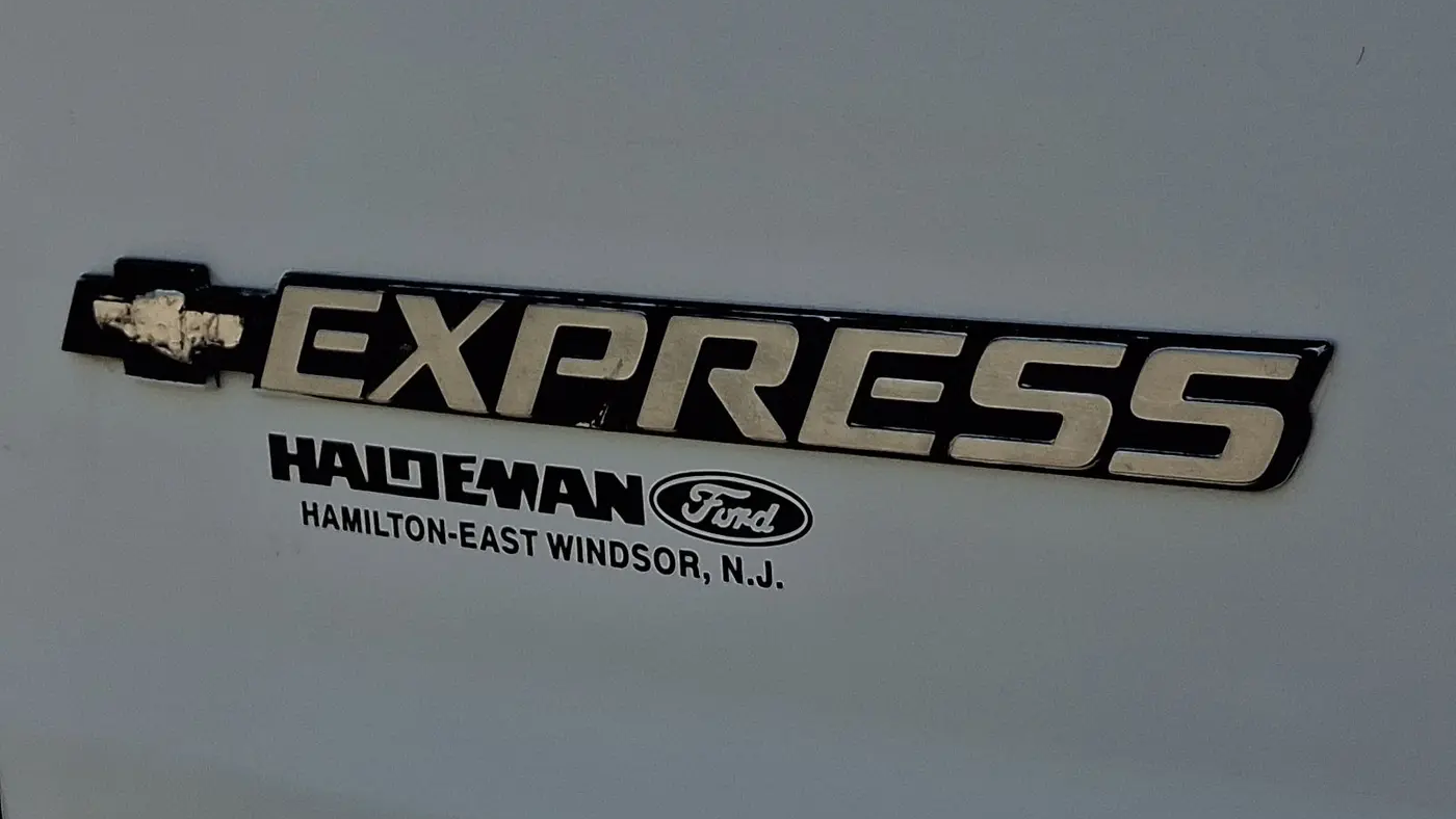 2022 Chevrolet Express 2500
