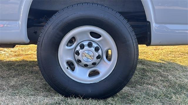2024 Chevrolet Express 2500