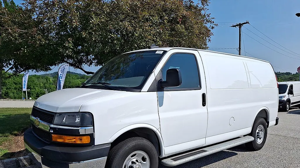 2025 Chevrolet Express 2500
