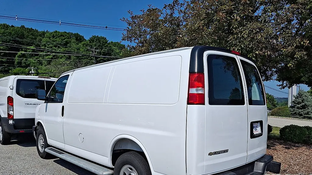 2025 Chevrolet Express 2500