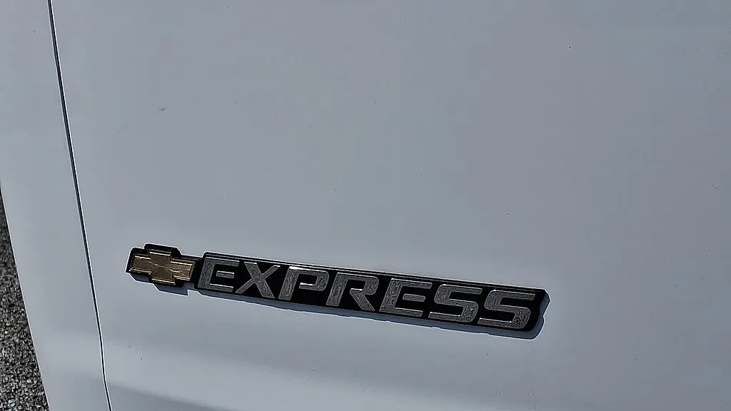 2025 Chevrolet Express 2500