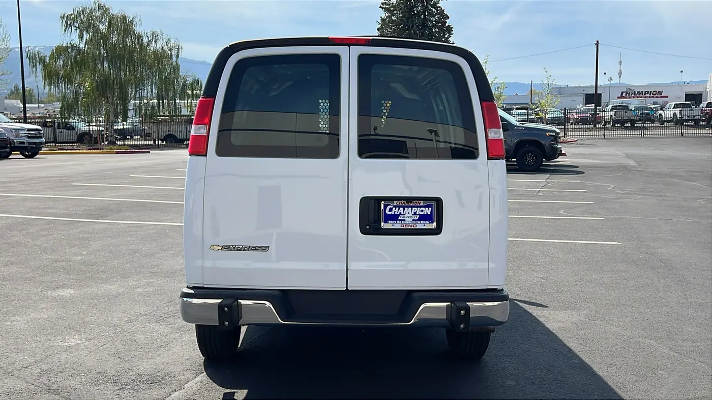 2024 Chevrolet Express 2500