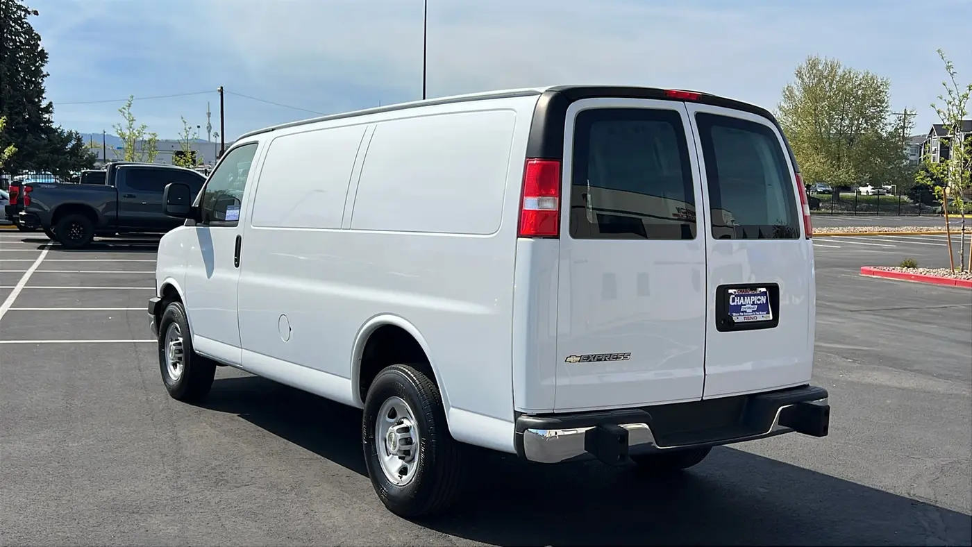2024 Chevrolet Express 2500
