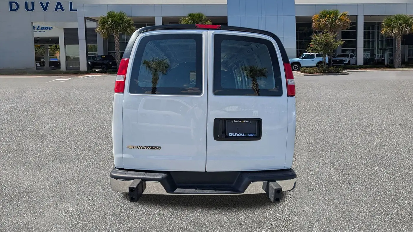 2024 Chevrolet Express 2500