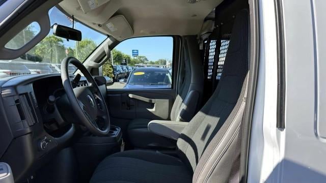 2025 Chevrolet Express 2500