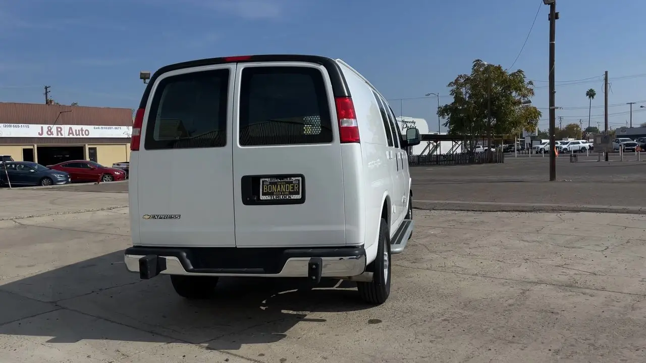 2024 Chevrolet Express 2500