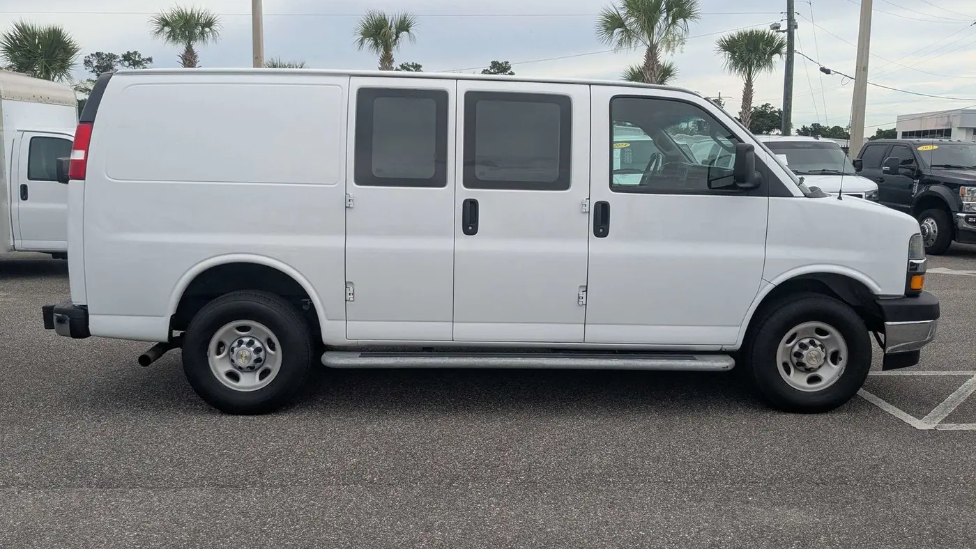 2024 Chevrolet Express 2500