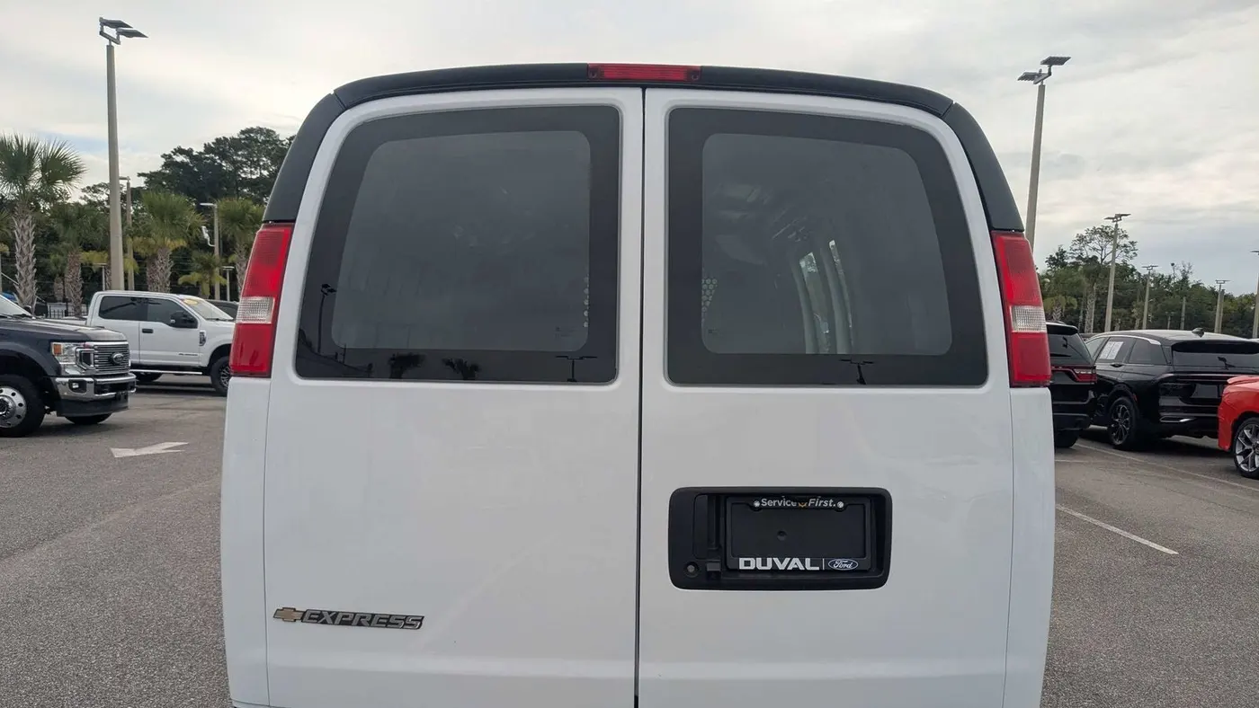 2024 Chevrolet Express 2500