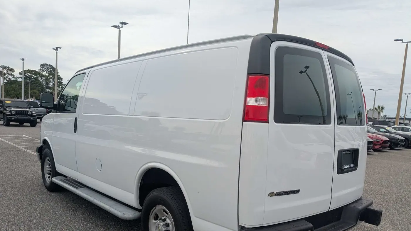 2024 Chevrolet Express 2500