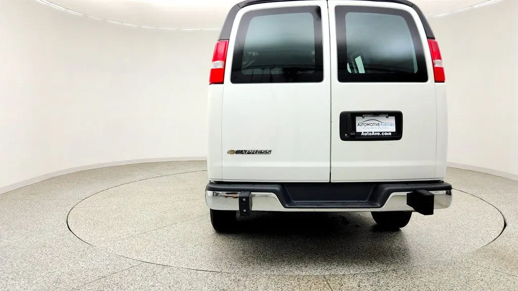 2025 Chevrolet Express 2500